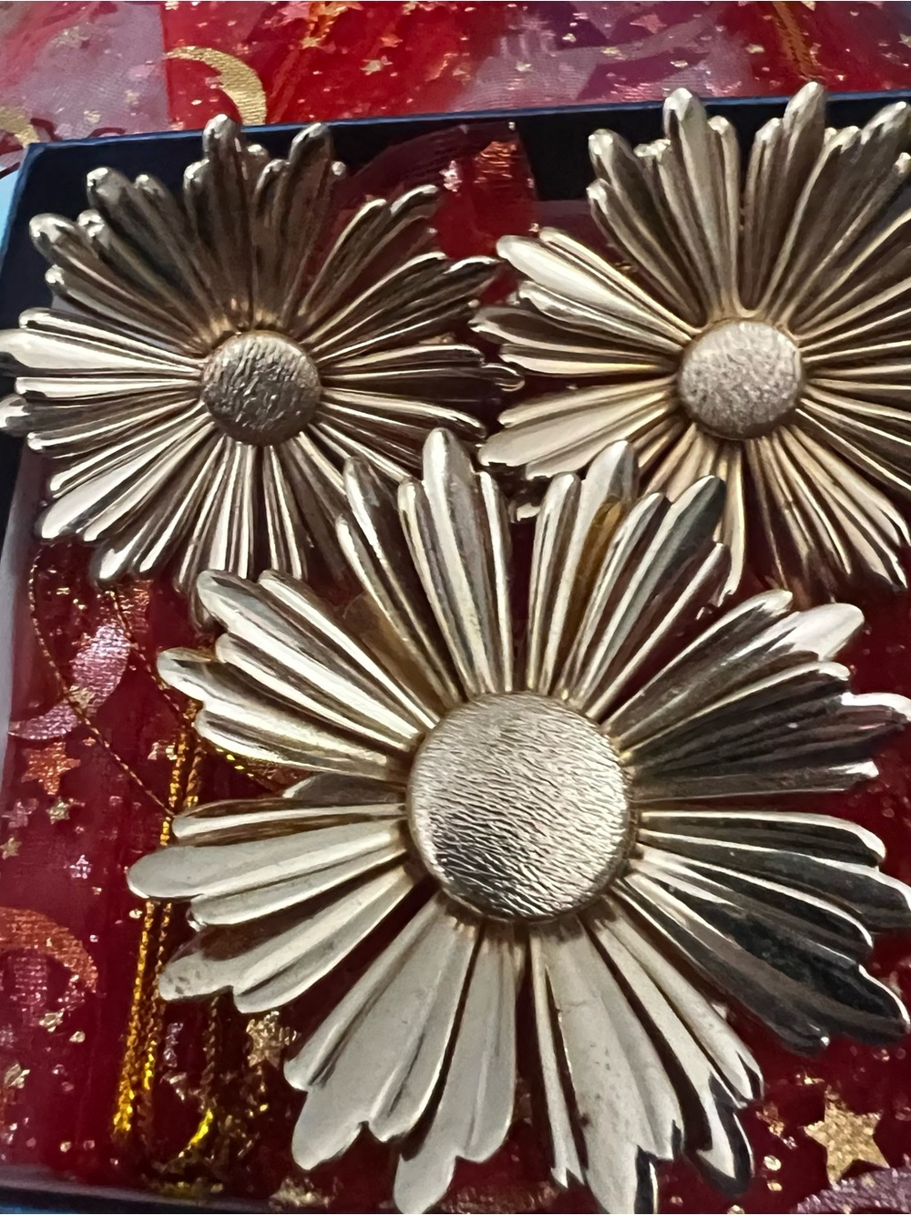 Sarah Coventry Gold Floral Daisy Pin Trio